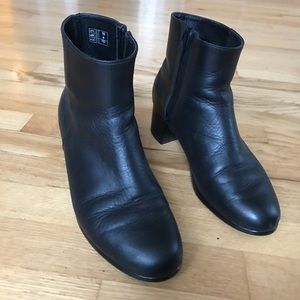 Hopp Studios - Black Ankle Boots